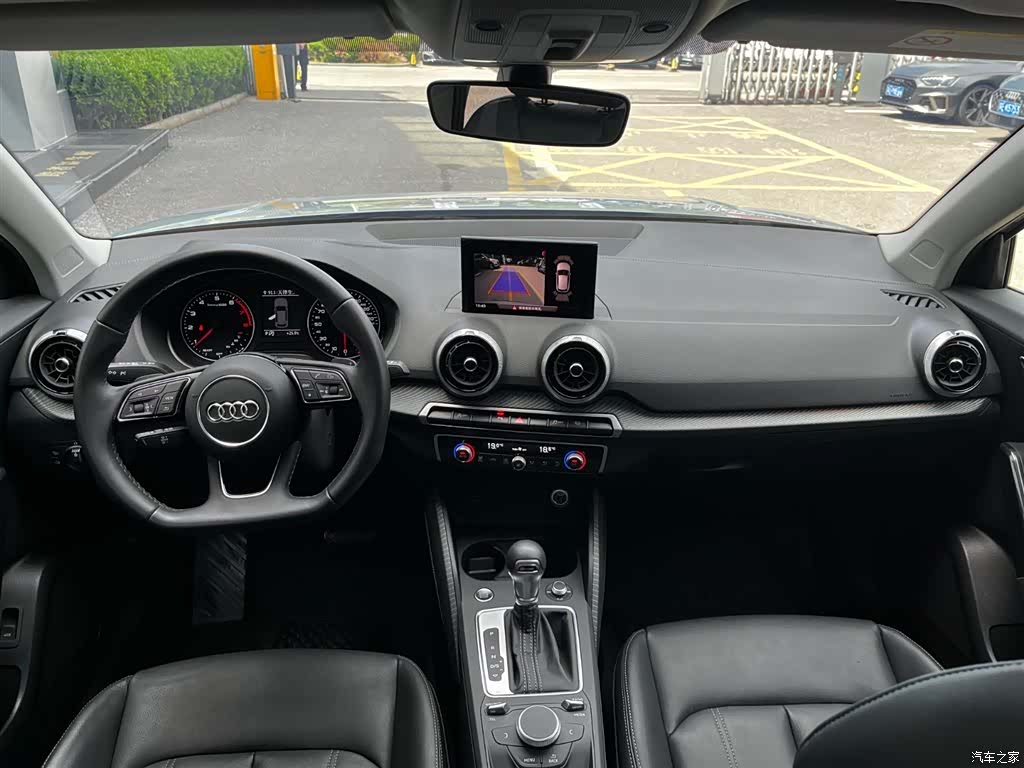 Audi Q2L, 2024 10