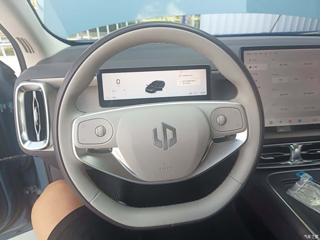 Leapmotor B01, 2025 11