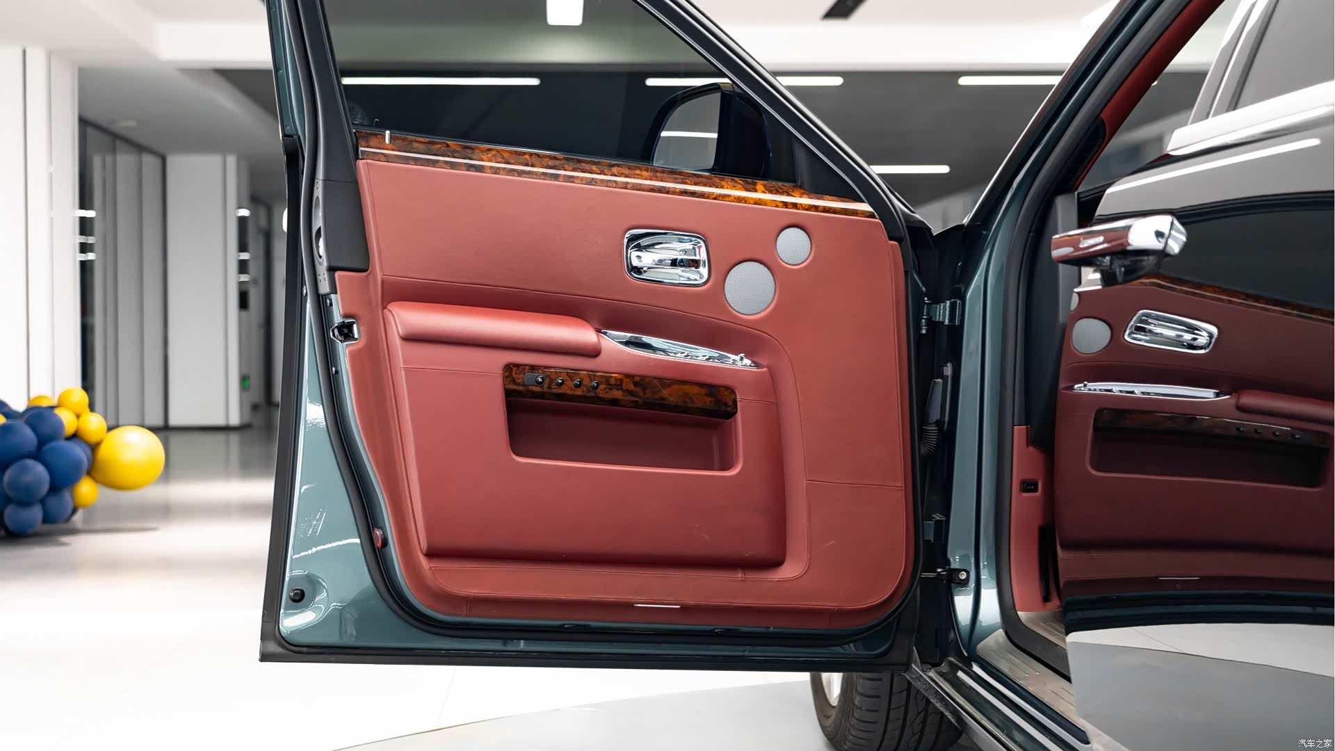 Rolls-Royce Ghost, 2015 11