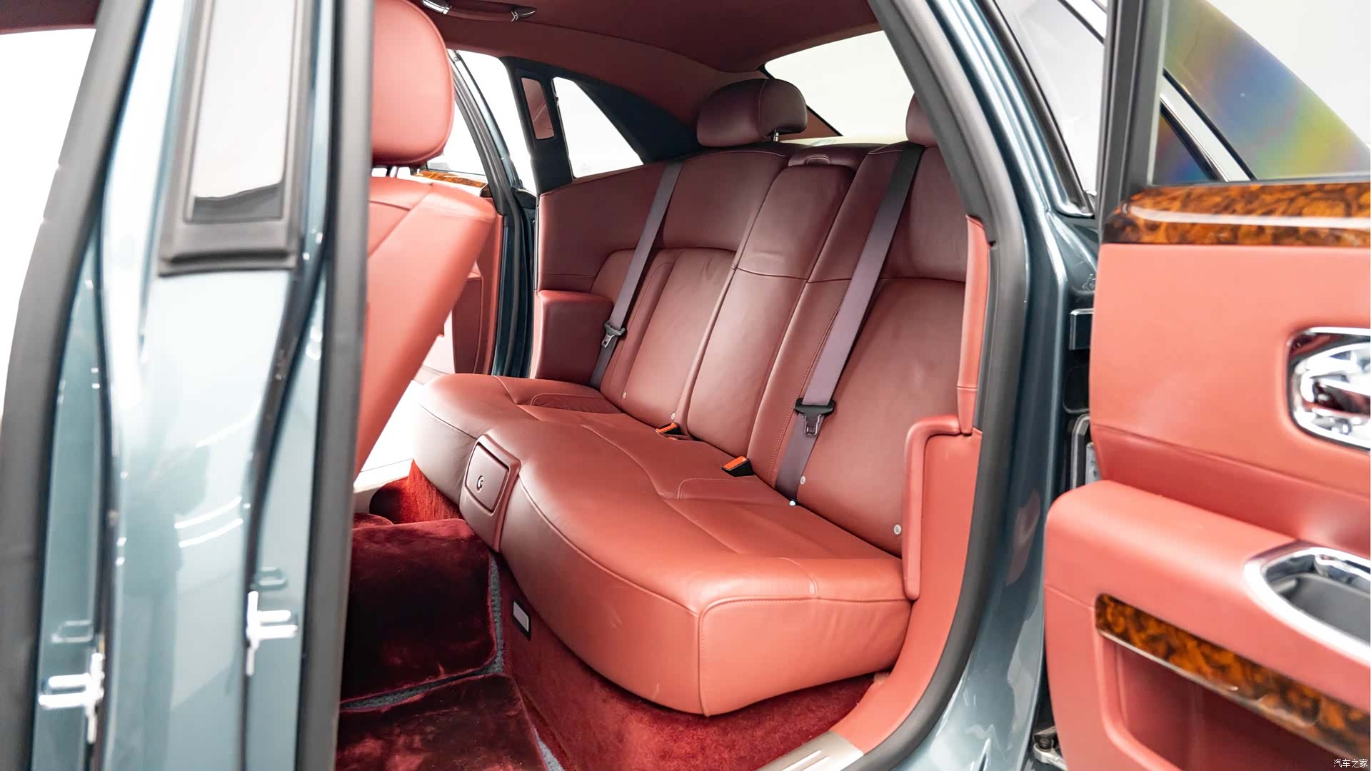 Rolls-Royce Ghost, 2015 7