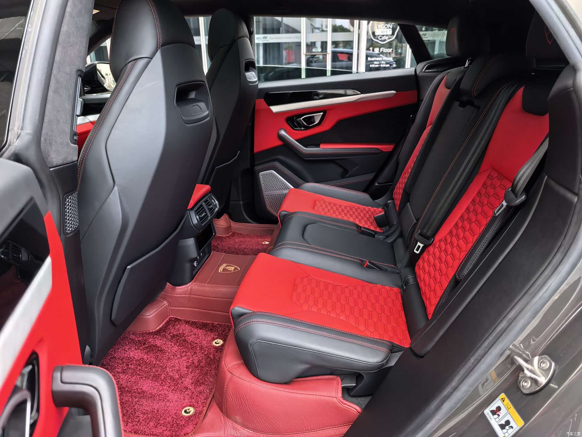 Lamborghini Urus, 2023 42