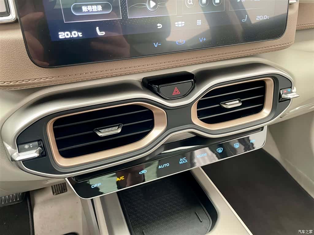 Geely Icon, 2022 10