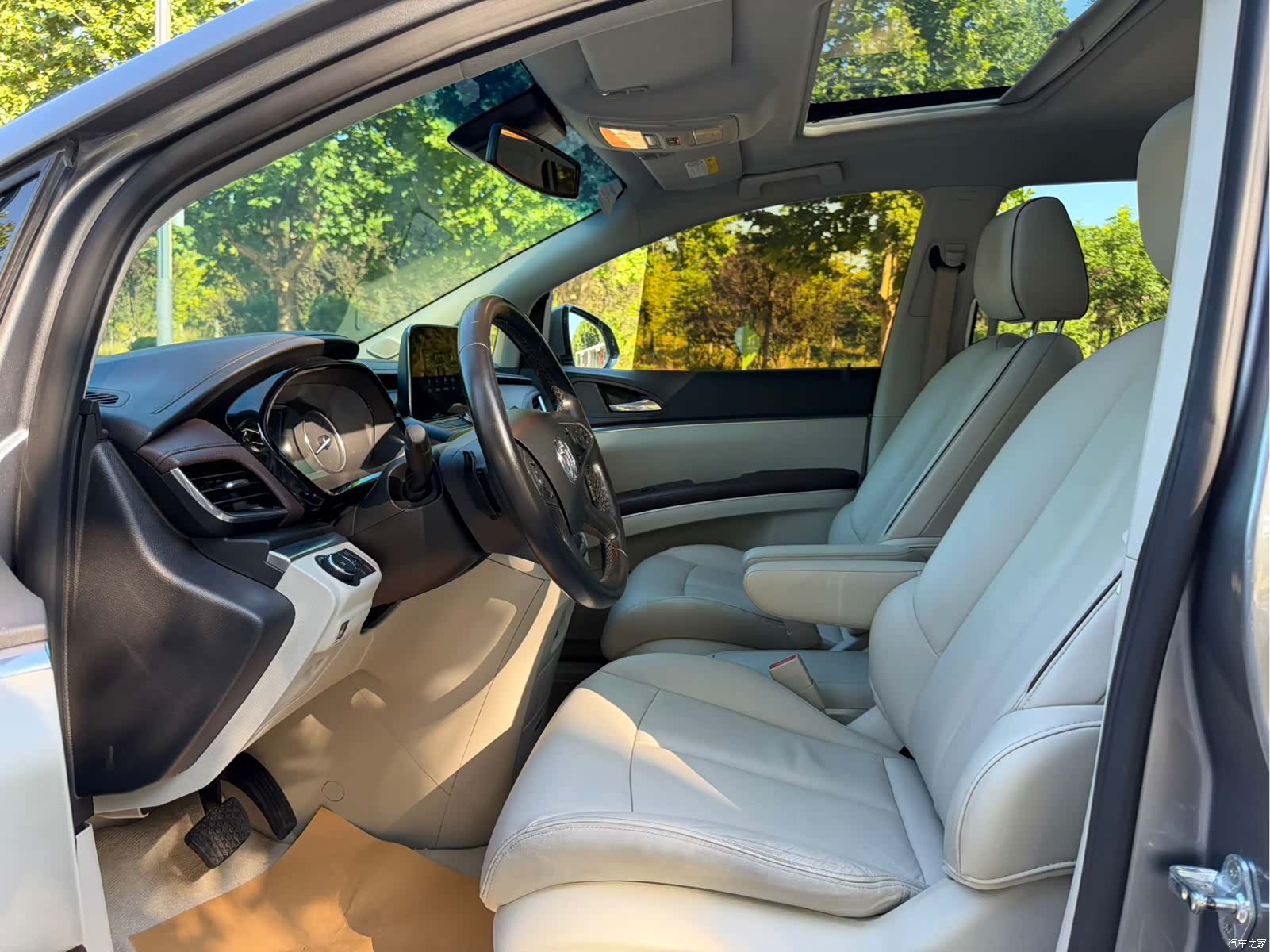 Buick GL8, 2020 все фото