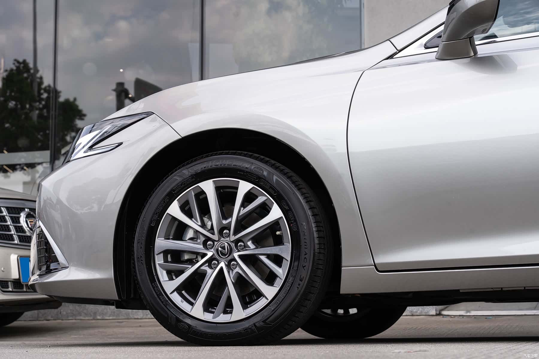 Lexus ES, 2025 8