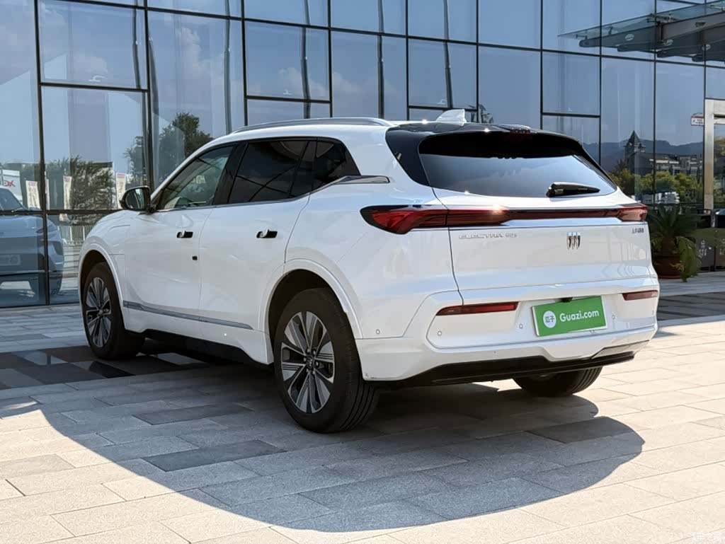 Buick E5, 2025 10