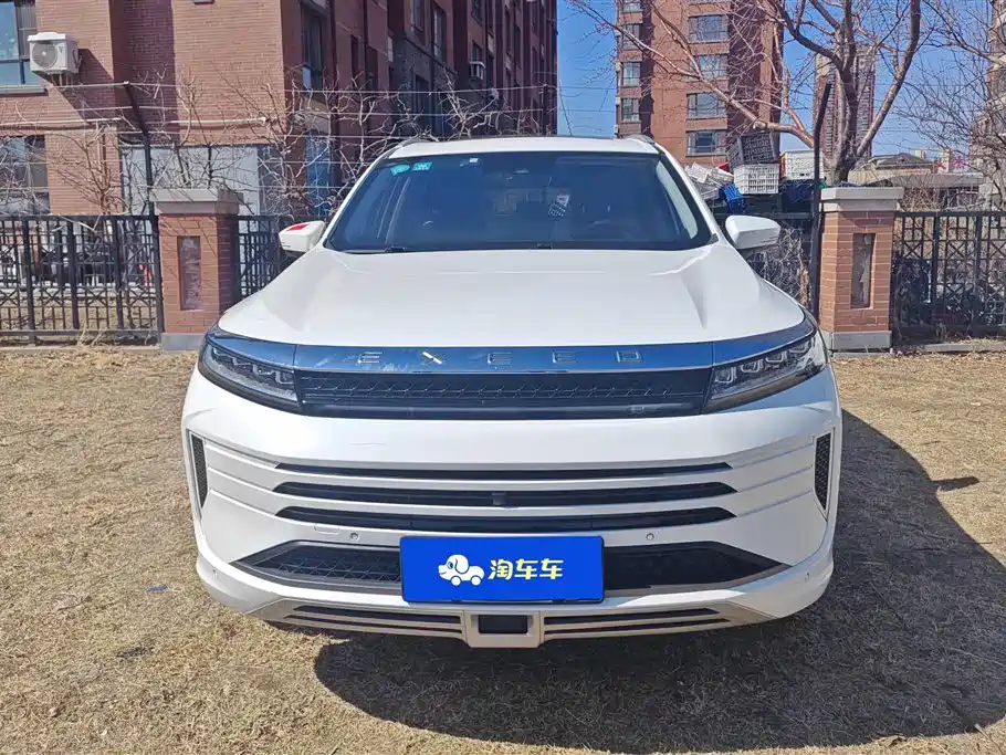 Exeed Chasing the wind