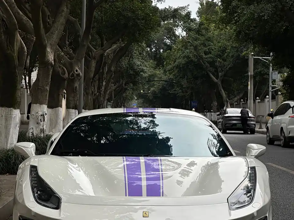Ferrari 488
