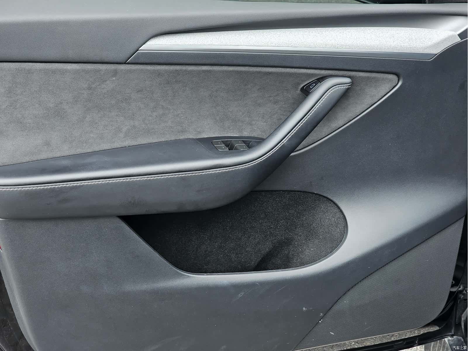 Tesla Model Y, 2024 9