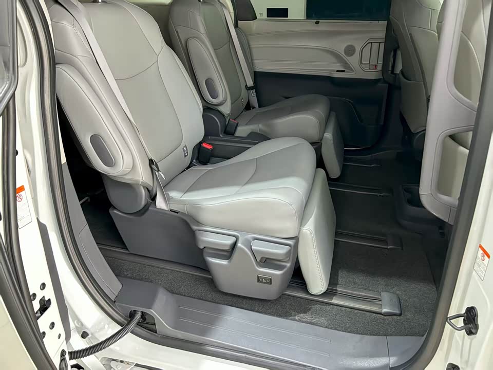 Toyota Grevia