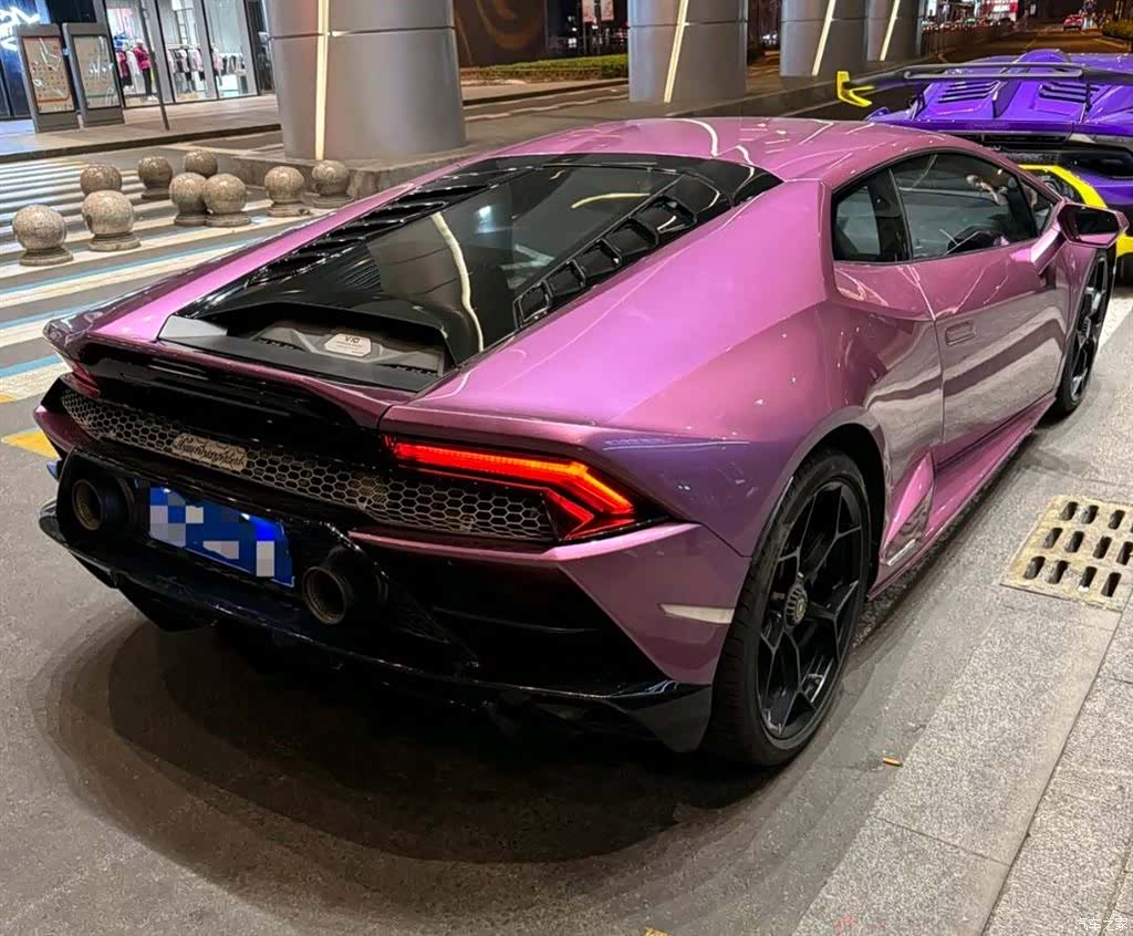 Lamborghini Huracán, 2020 все фото