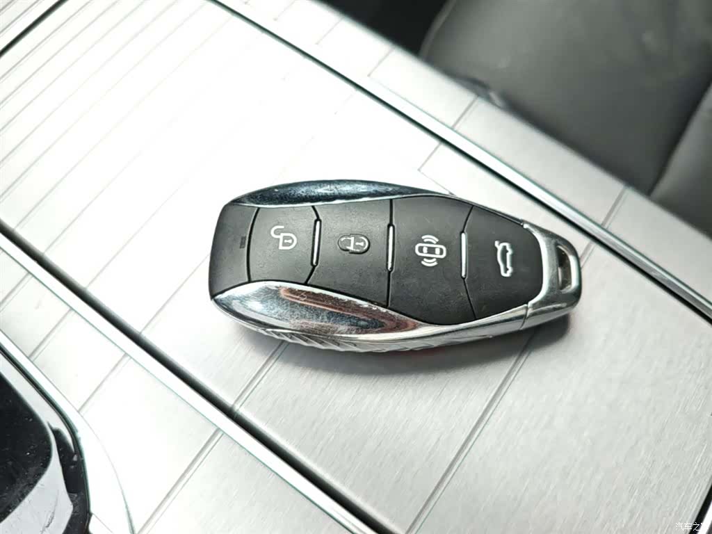Hongqi HS7, 2024 9