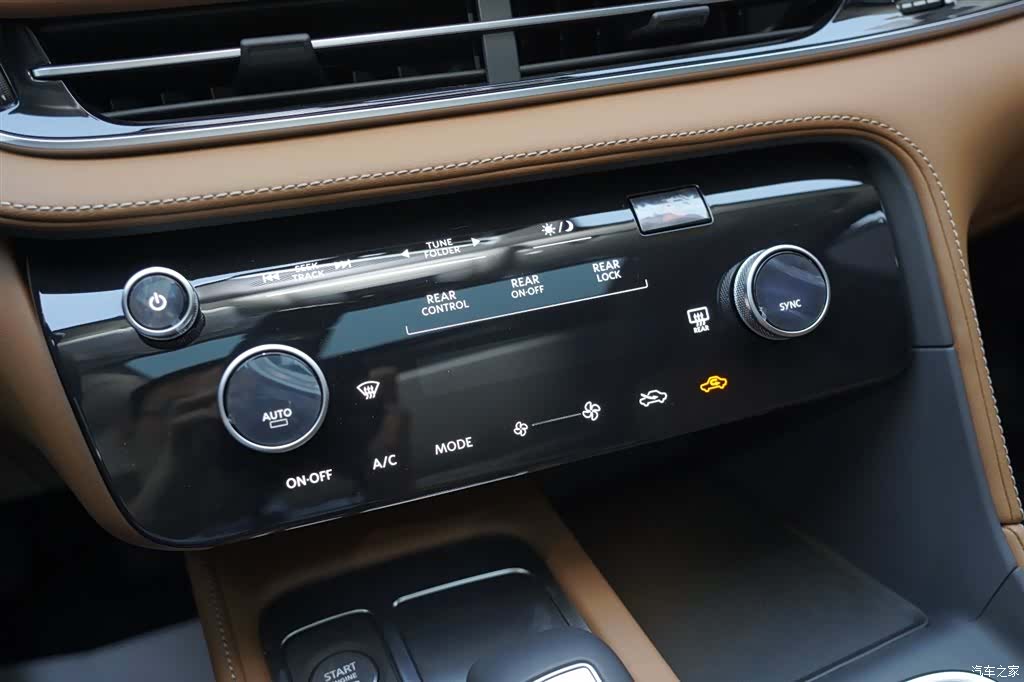 Infiniti QX60, 1900 9