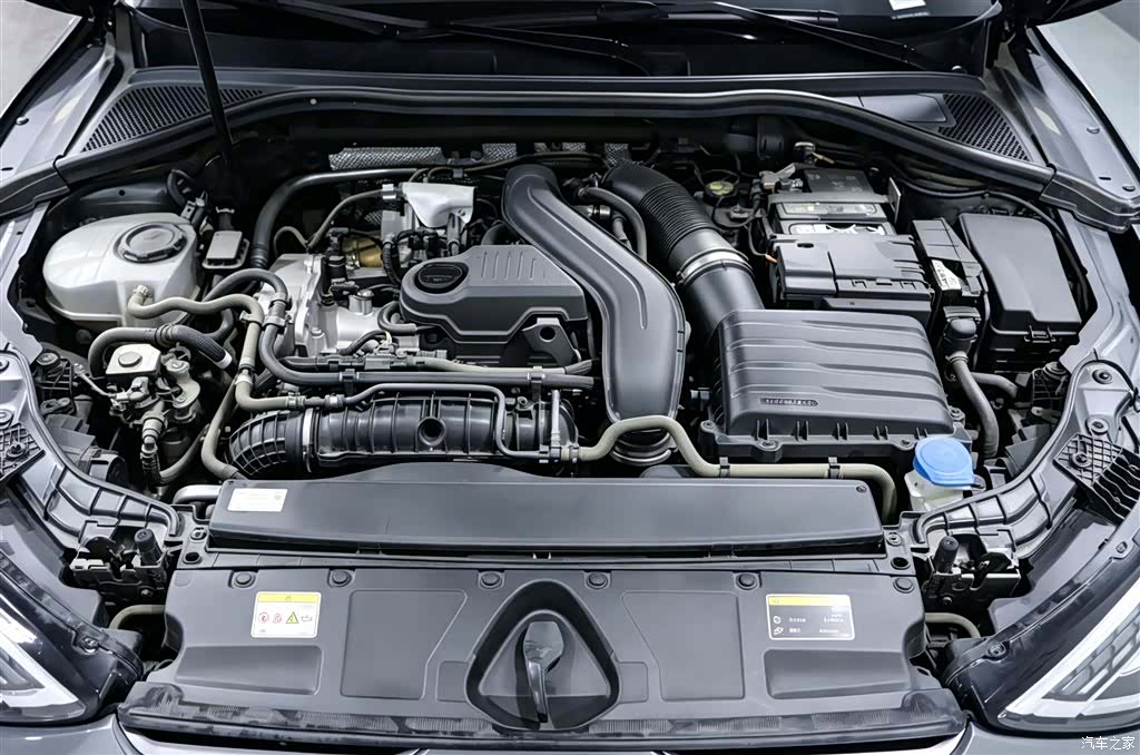 Audi Flying Spur, 2025 14