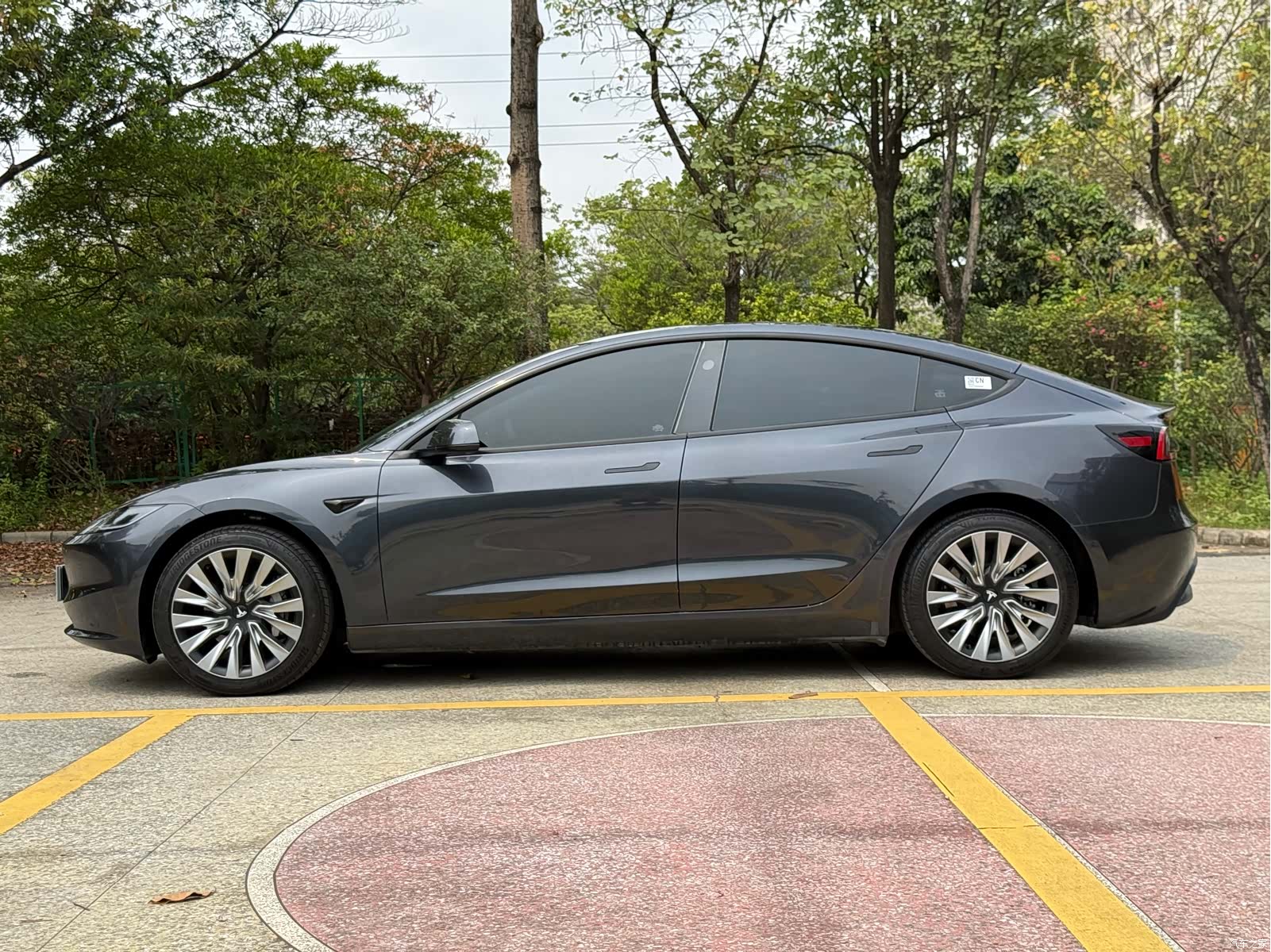 Tesla Model 3, 2025 10