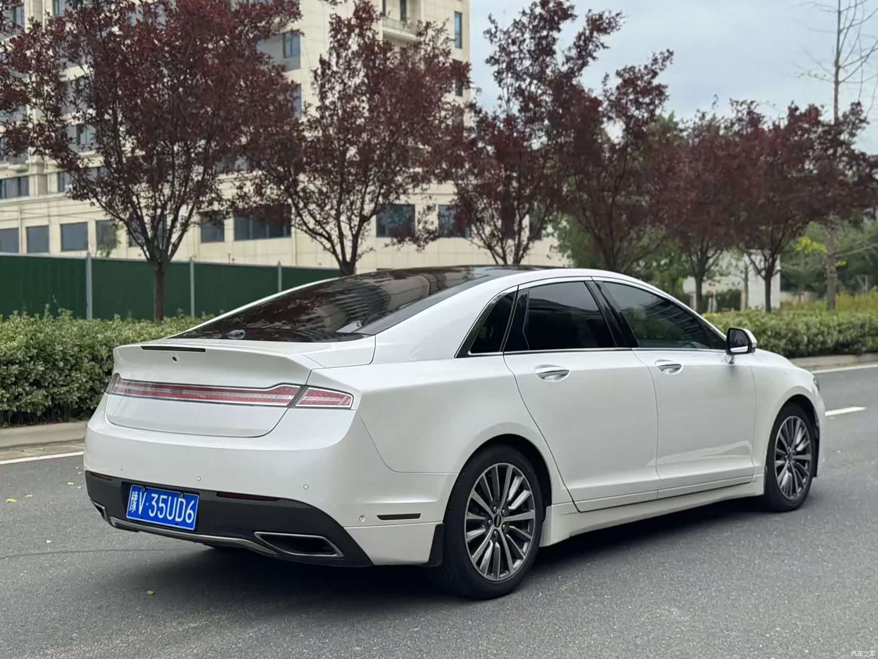 Lincoln MKZ, 2018 13