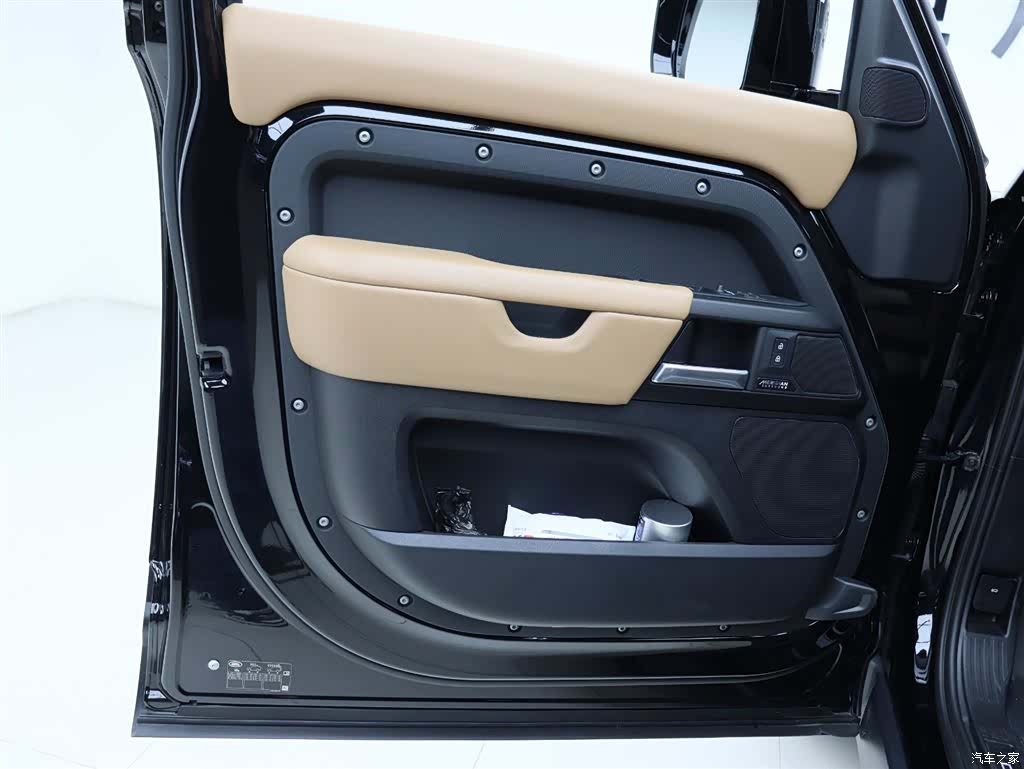 Land Rover Defender, 2024 все фото