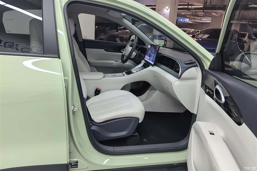 Geely Xingyuan, 2025 8