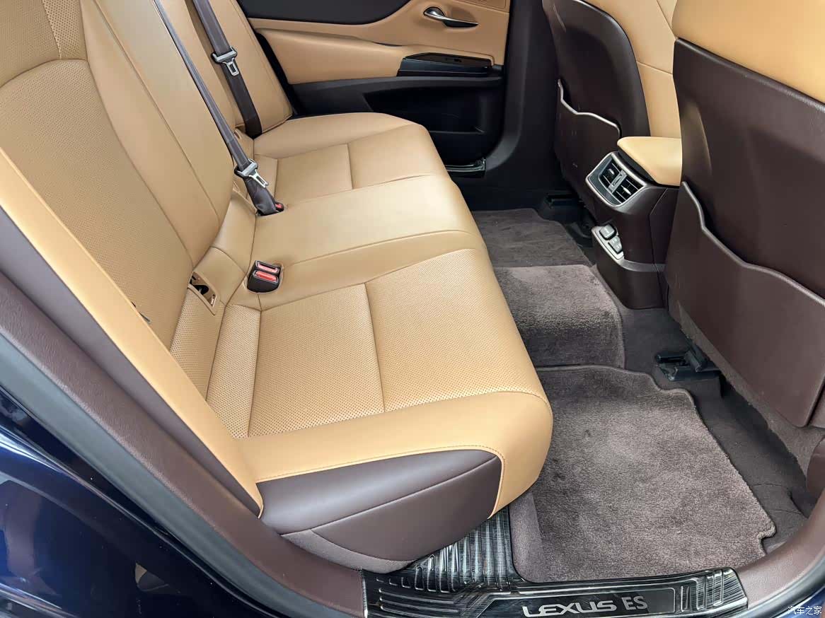 Lexus ES, 2020 12