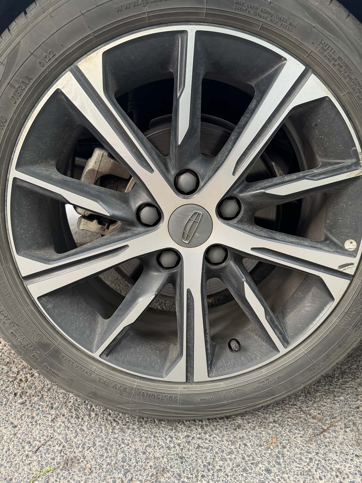 Geely Emgrand, 2022 13