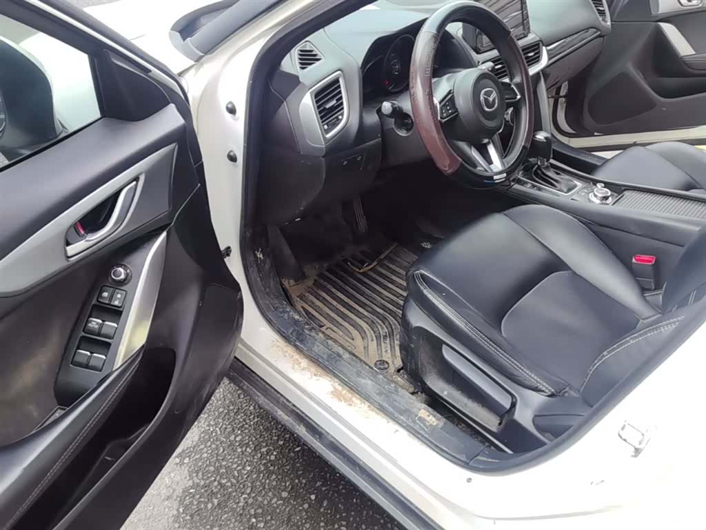 Mazda CX-4, 2019 23