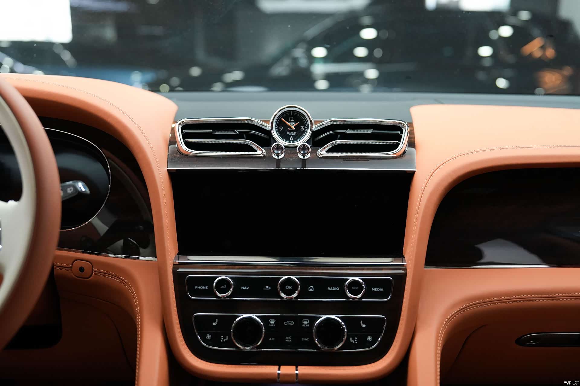 Bentley Bentayga, 2024 15