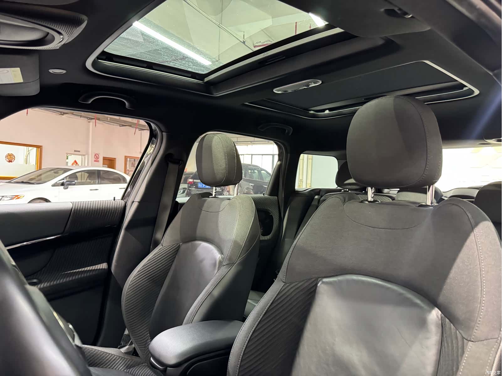 Mini Countryman, 2018 15