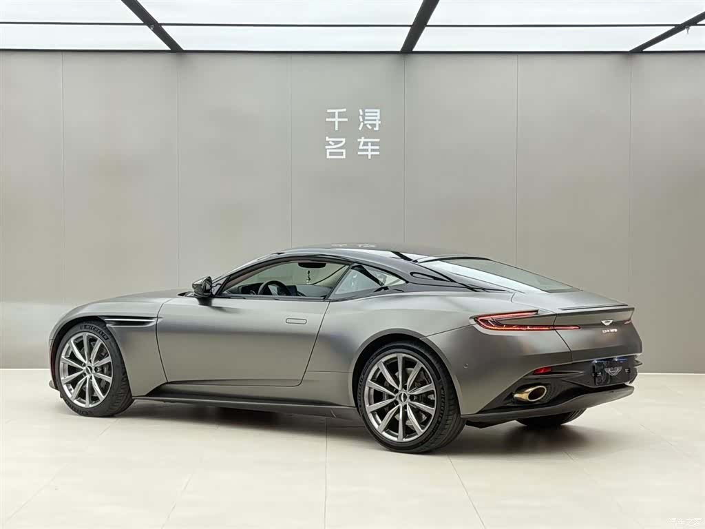 Aston Martin DB11, 2019 14