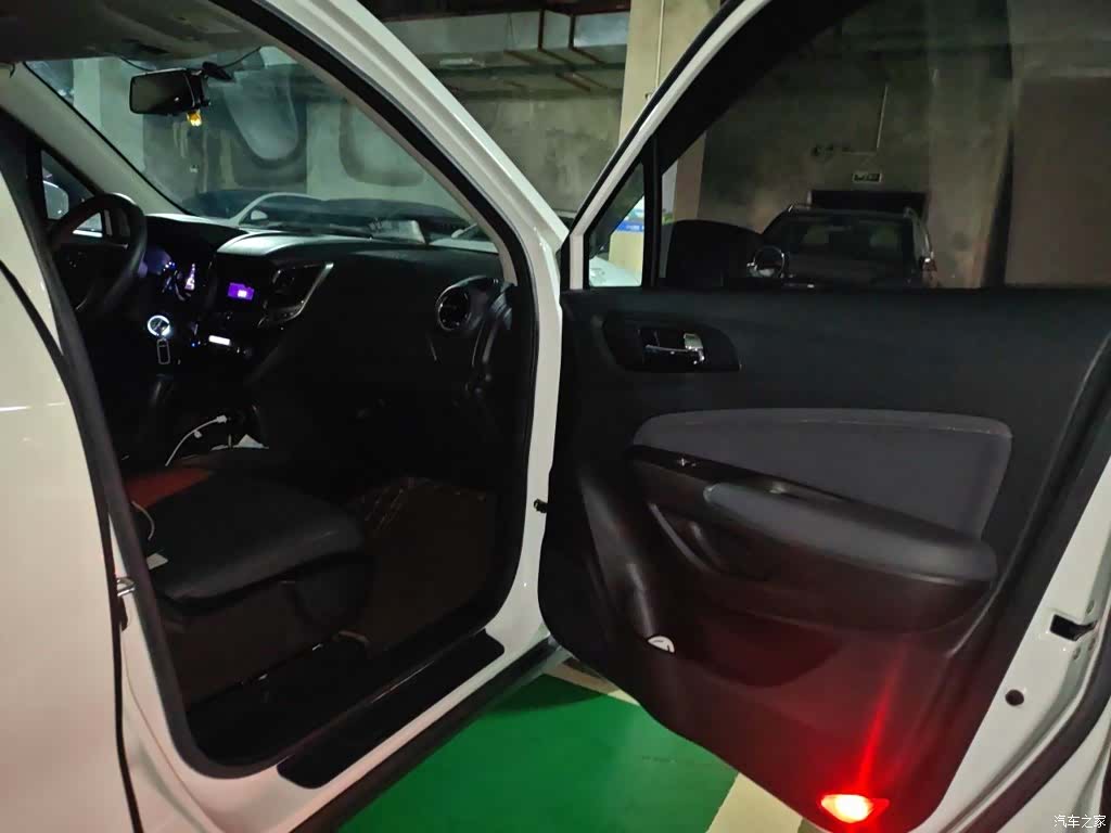 Changan CS15, 2018 22