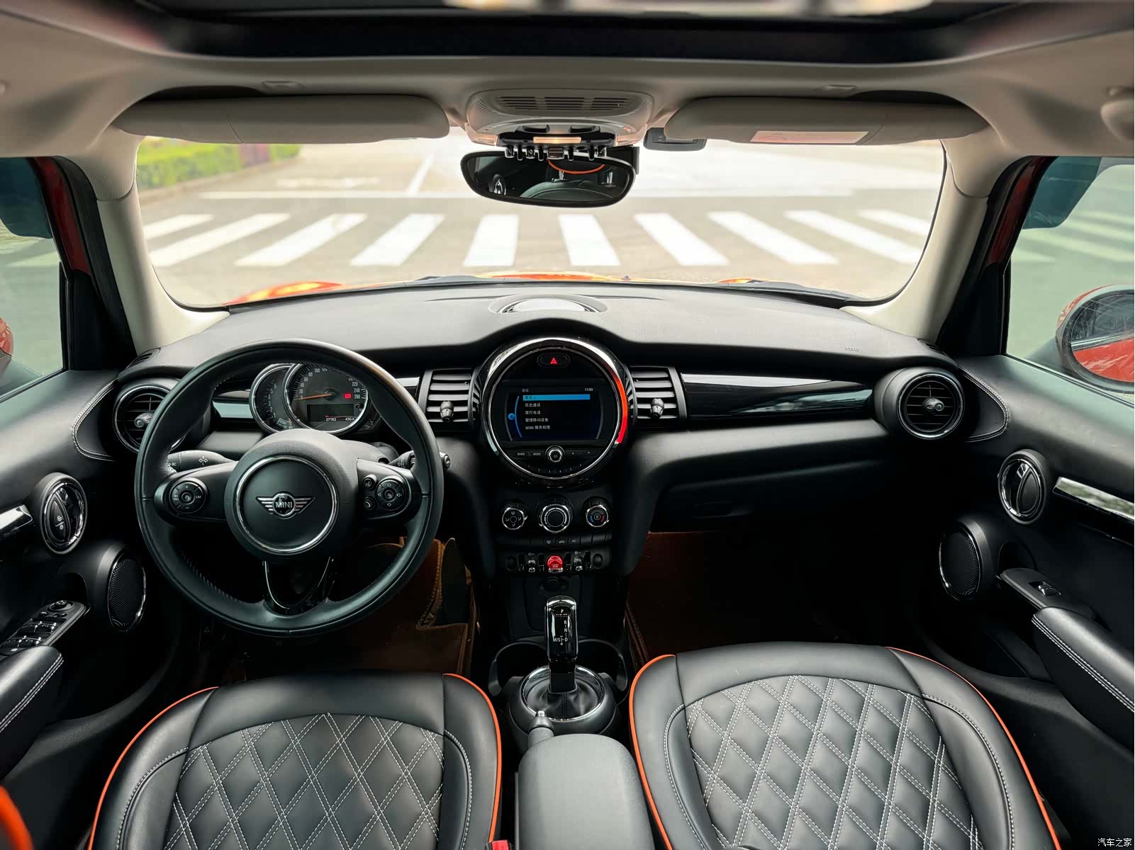 Mini ONE, 2019 все фото