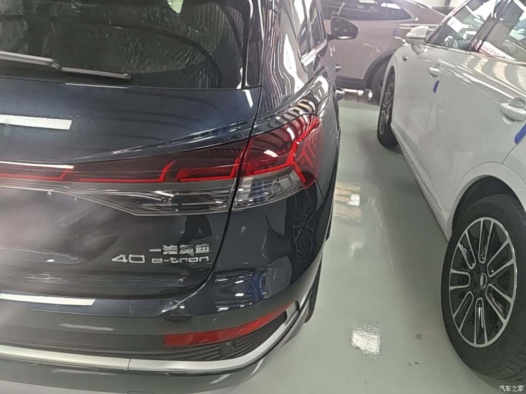 Audi Q4 e-tron, 2023 8