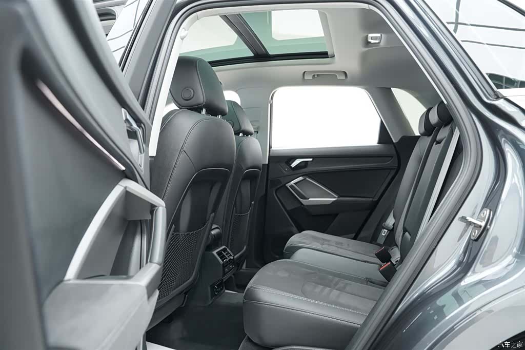 Audi Q3, 2022 12