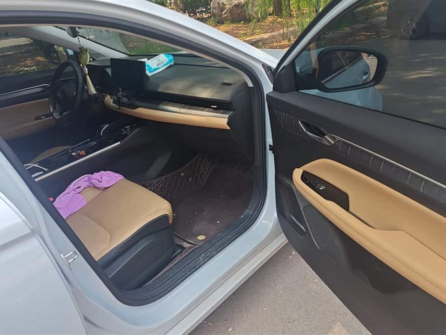 Geely Emgrand L HiP Geely Emgrand L HiP