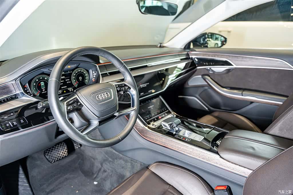 Audi A8L, 2022 6