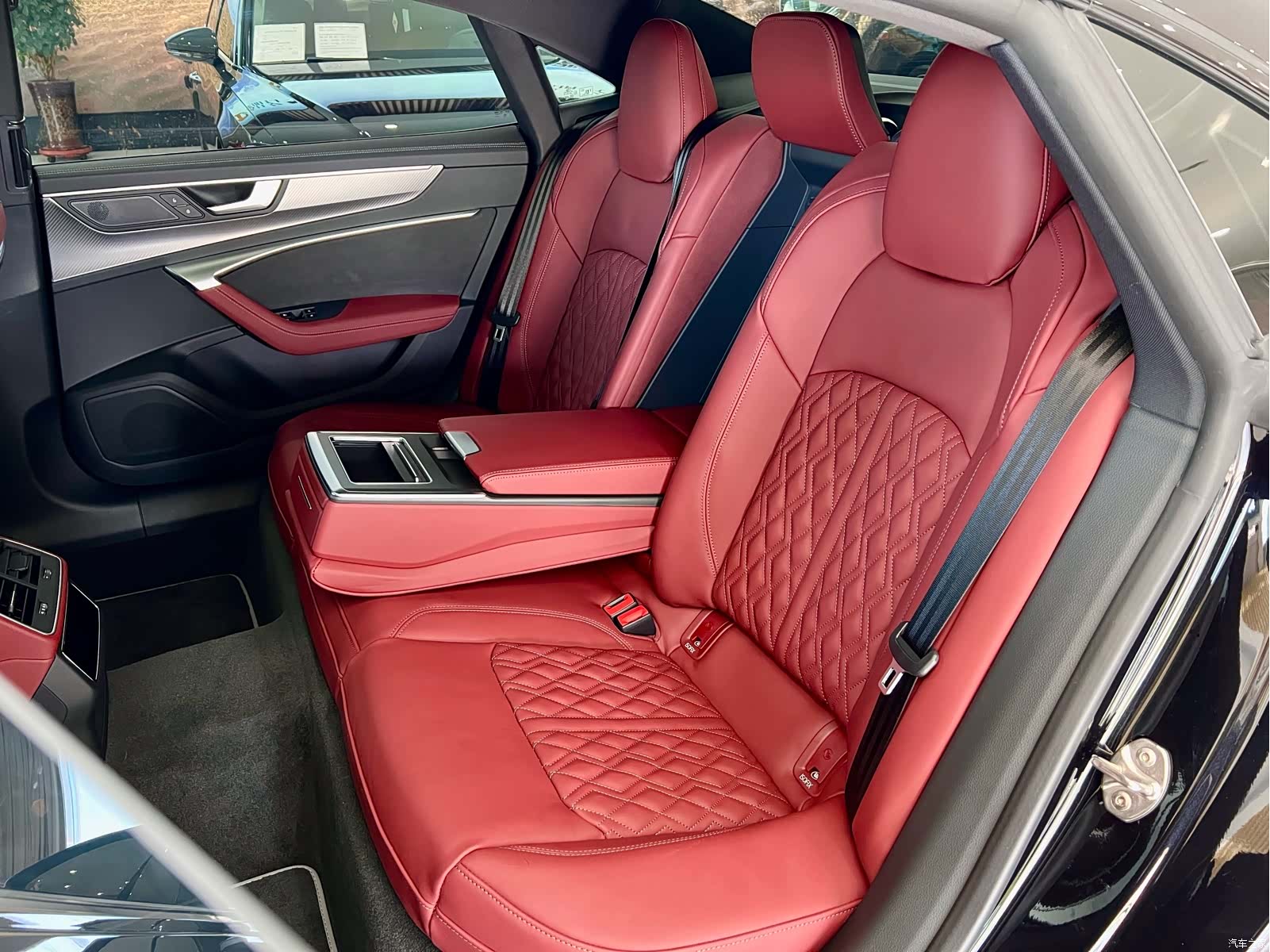 Audi A7L, 2025 12