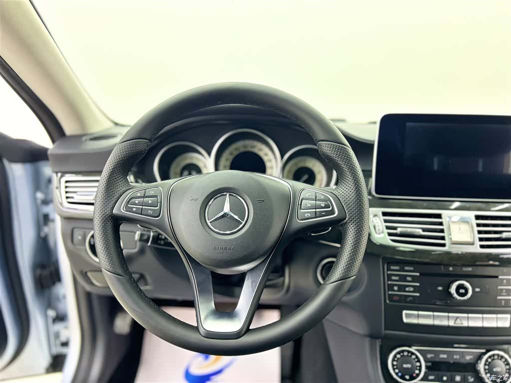 Mercedes-Benz CLS, 2015 6