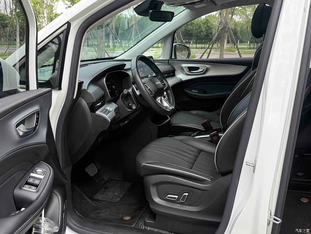 Roewe iMAX8, 2021 11
