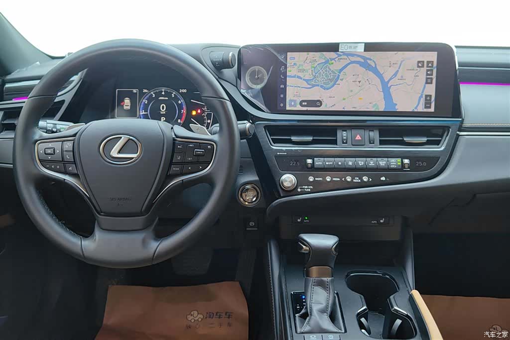 Lexus ES, 2024 12