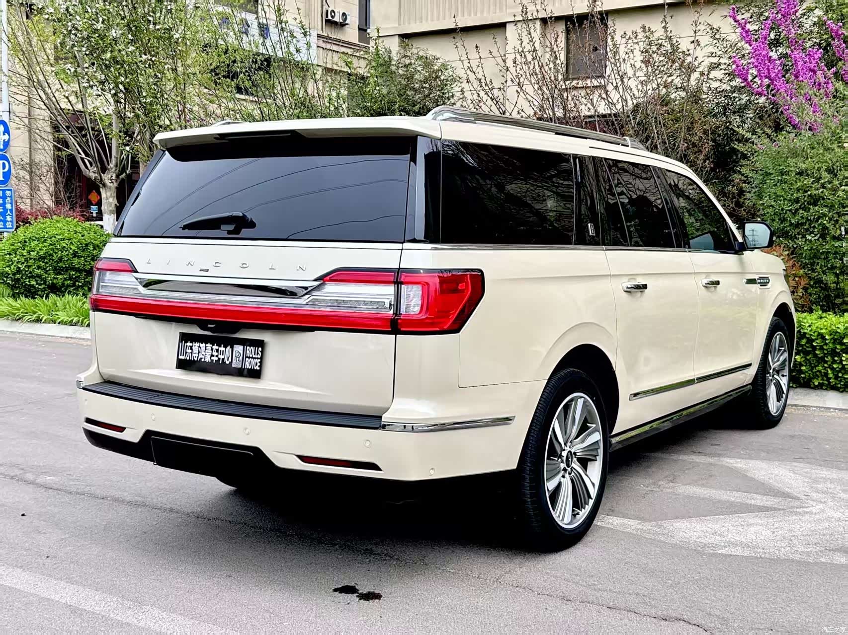 Lincoln Navigator, 2019 16