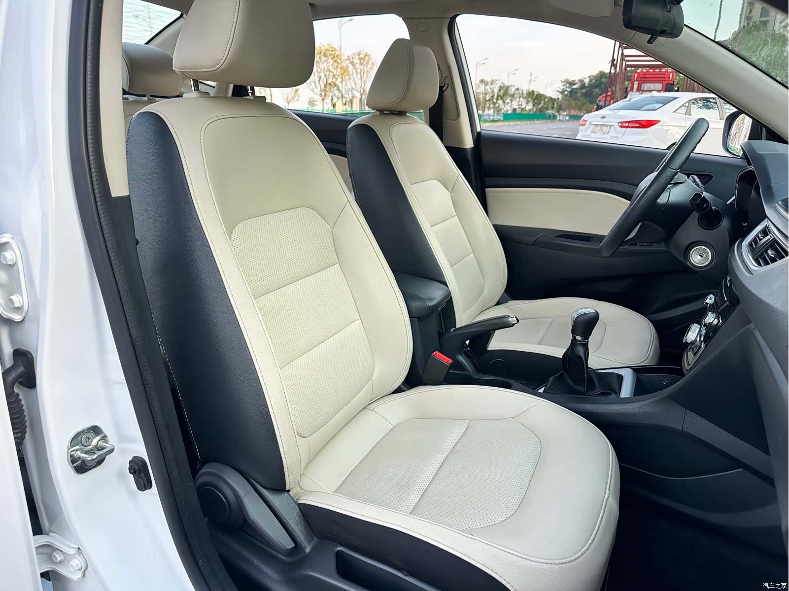 Changan V7, 2015 19