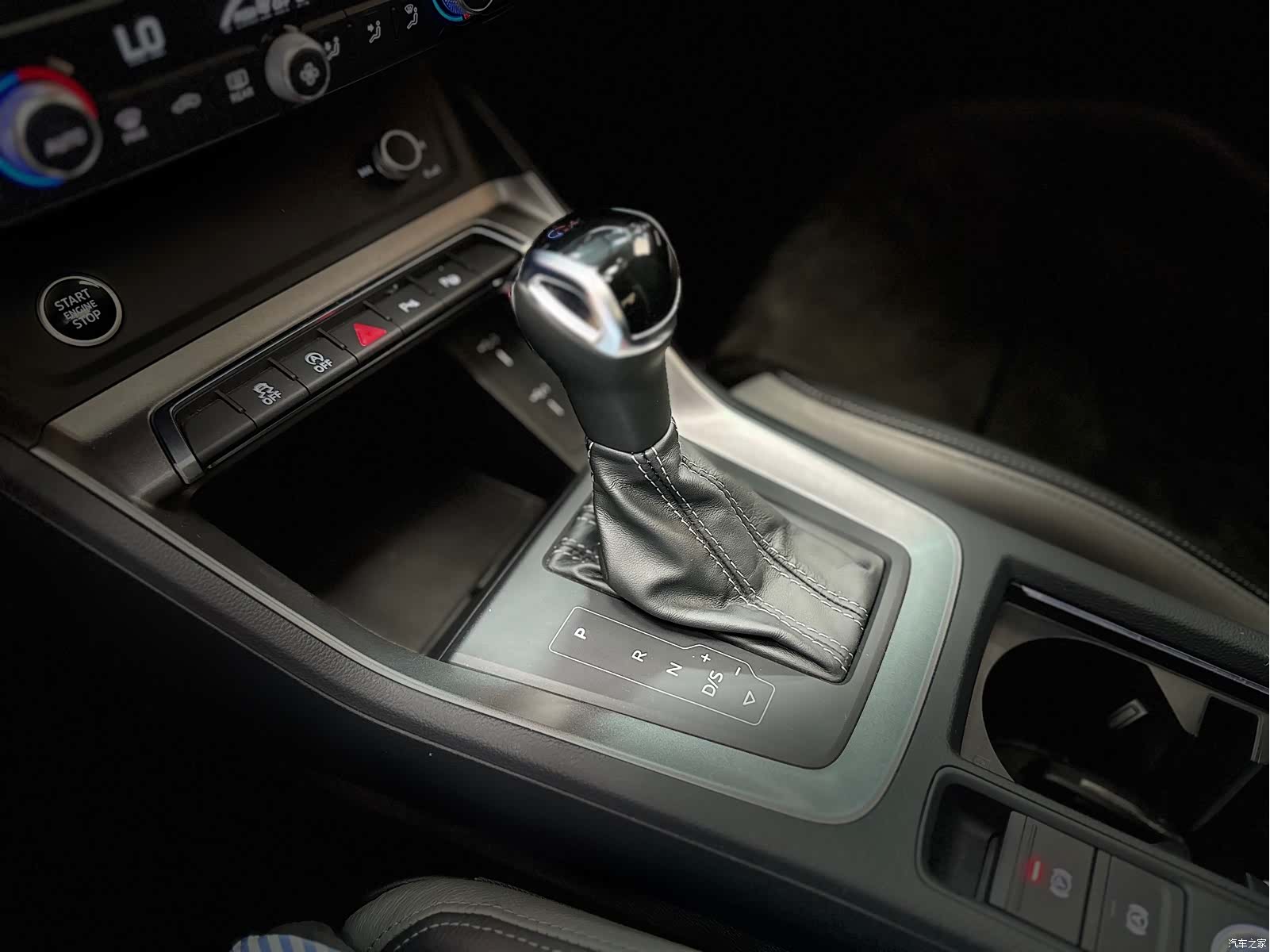Audi Q3, 2022 13