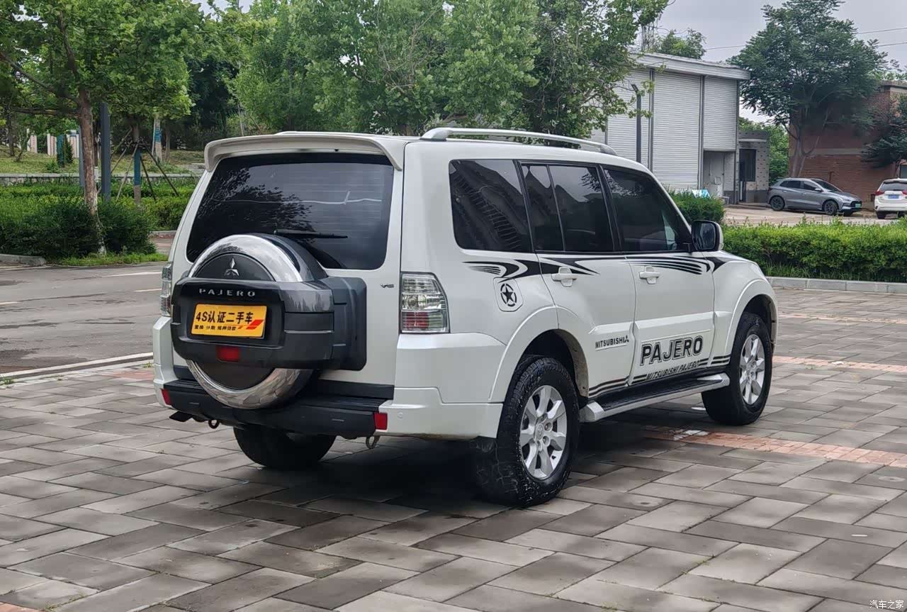 Mitsubishi Pajero, 2016 4