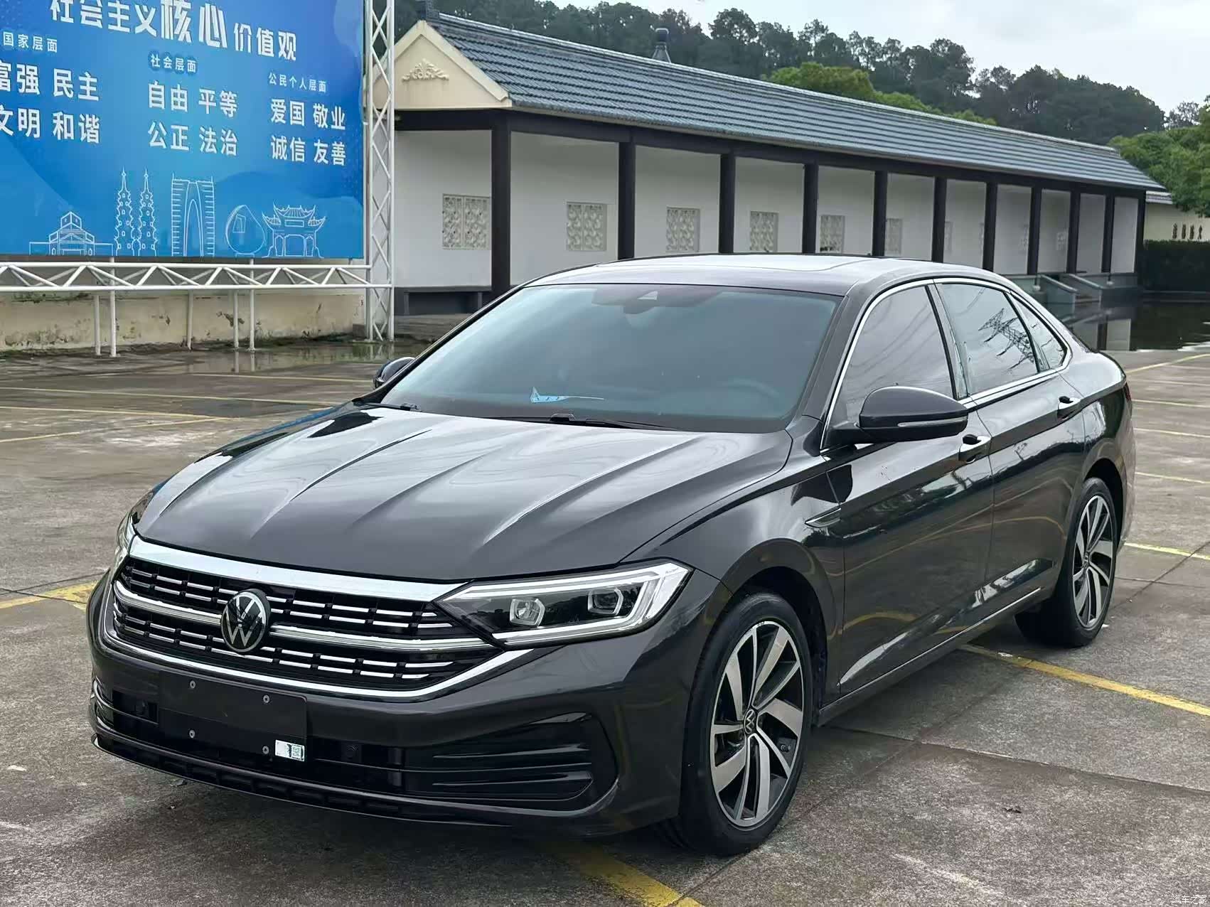 Volkswagen Sagitar