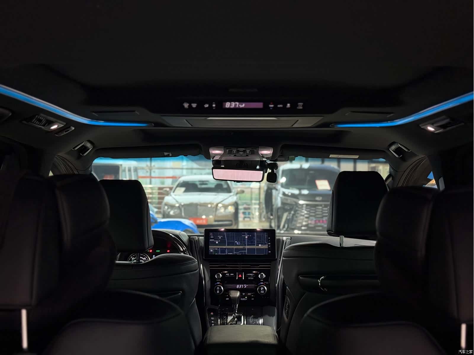 Lexus LM, 2021 24