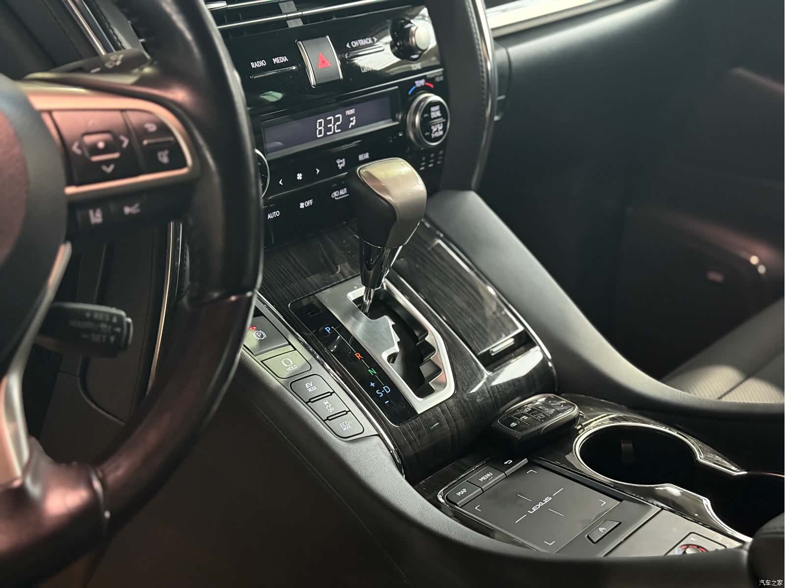 Lexus LM, 2021 10