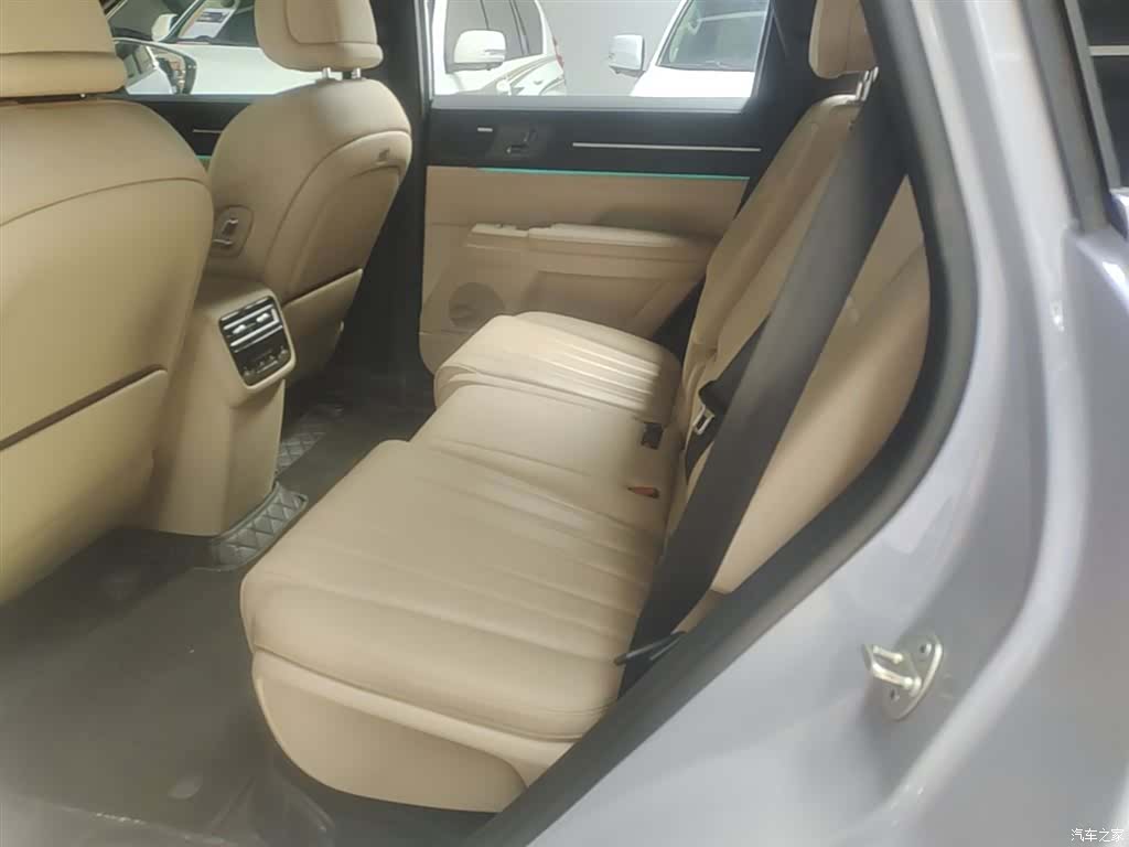 Jetour L7, 2025 17