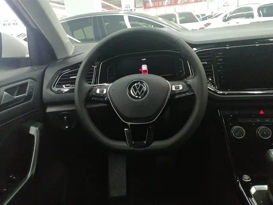 Volkswagen T-ROC exploring Songs