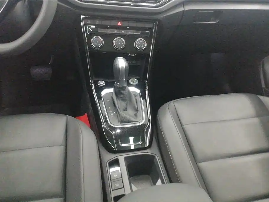 Volkswagen T-ROC exploring Songs