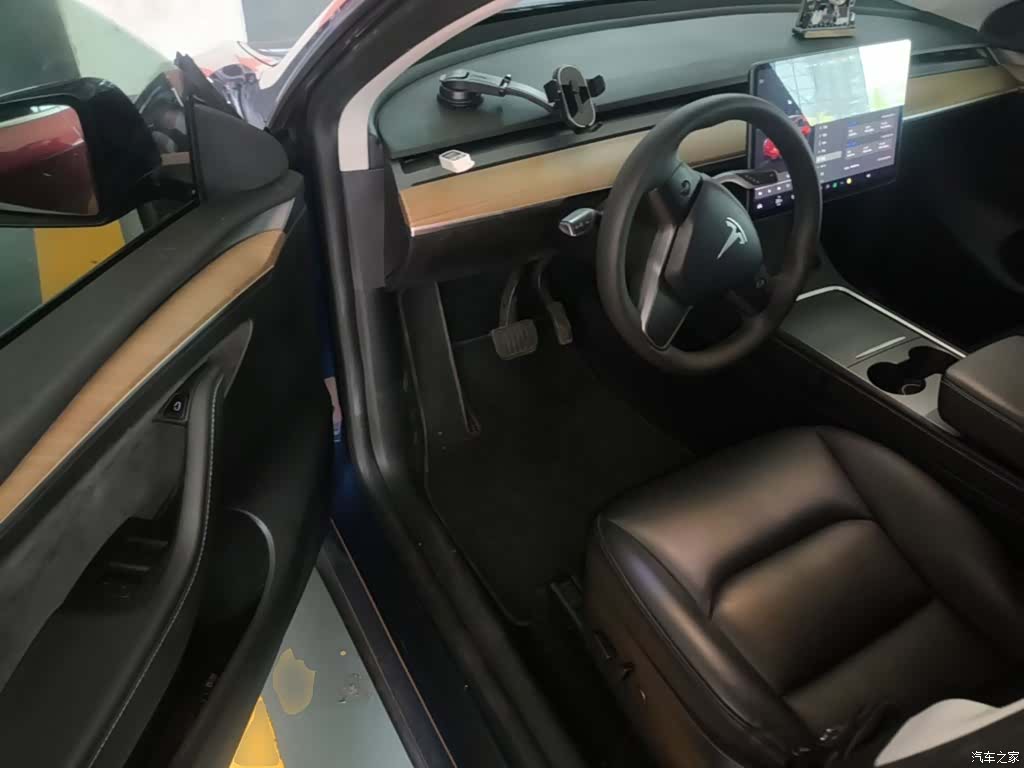 Tesla Model Y, 2021 16