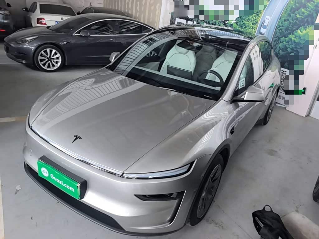 Tesla Model Y L