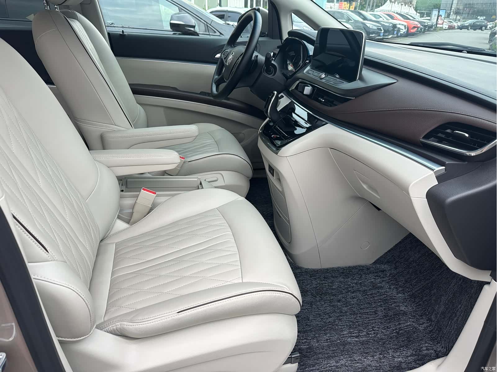 Buick GL8, 2021 6